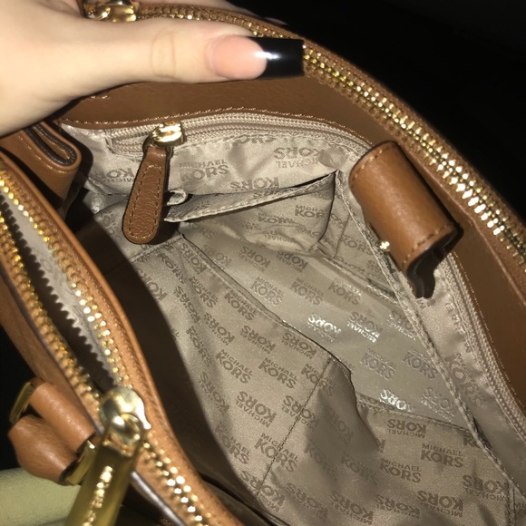 Purse - Picture 3 of 3